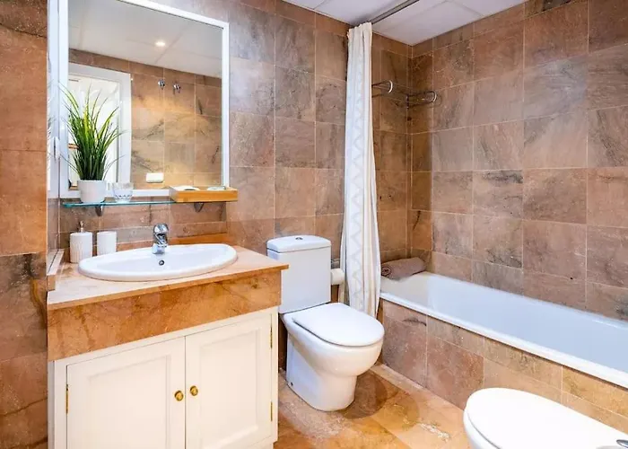 Spectacular Two Floor Penthouse Centre * 马尔韦利亚